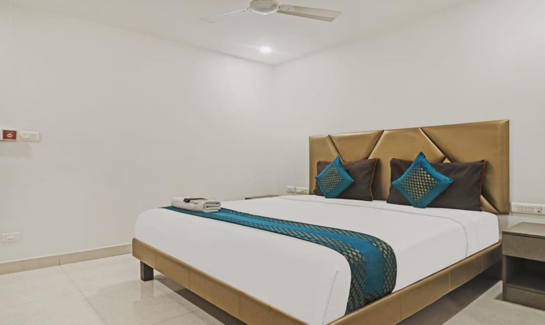 Hotel Ssr Grand 海得拉巴 外观 照片
