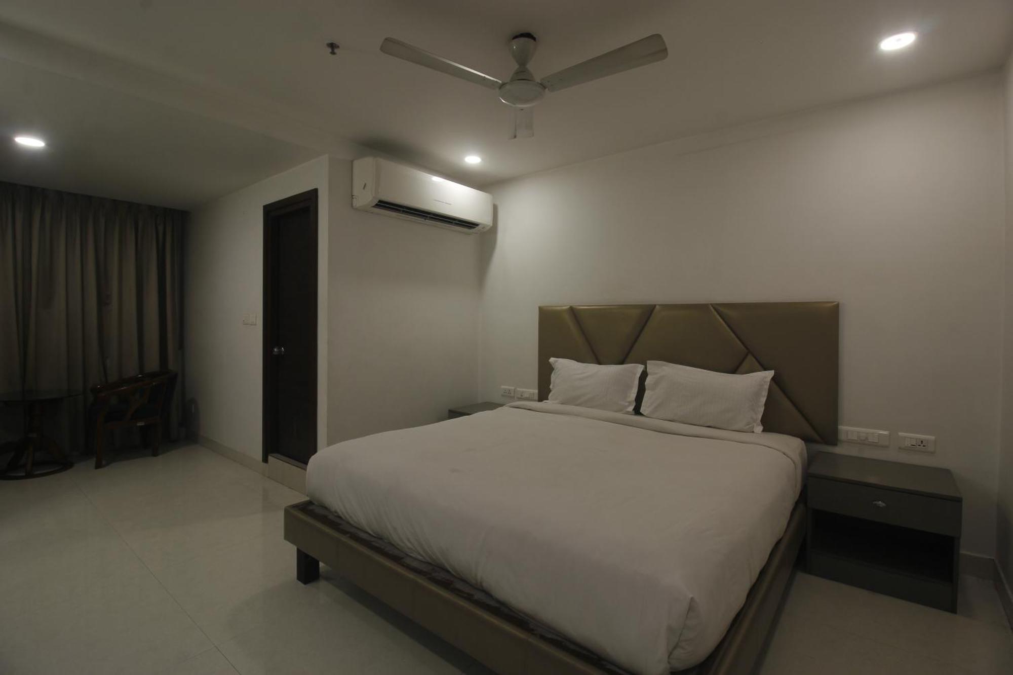 Hotel Ssr Grand 海得拉巴 外观 照片