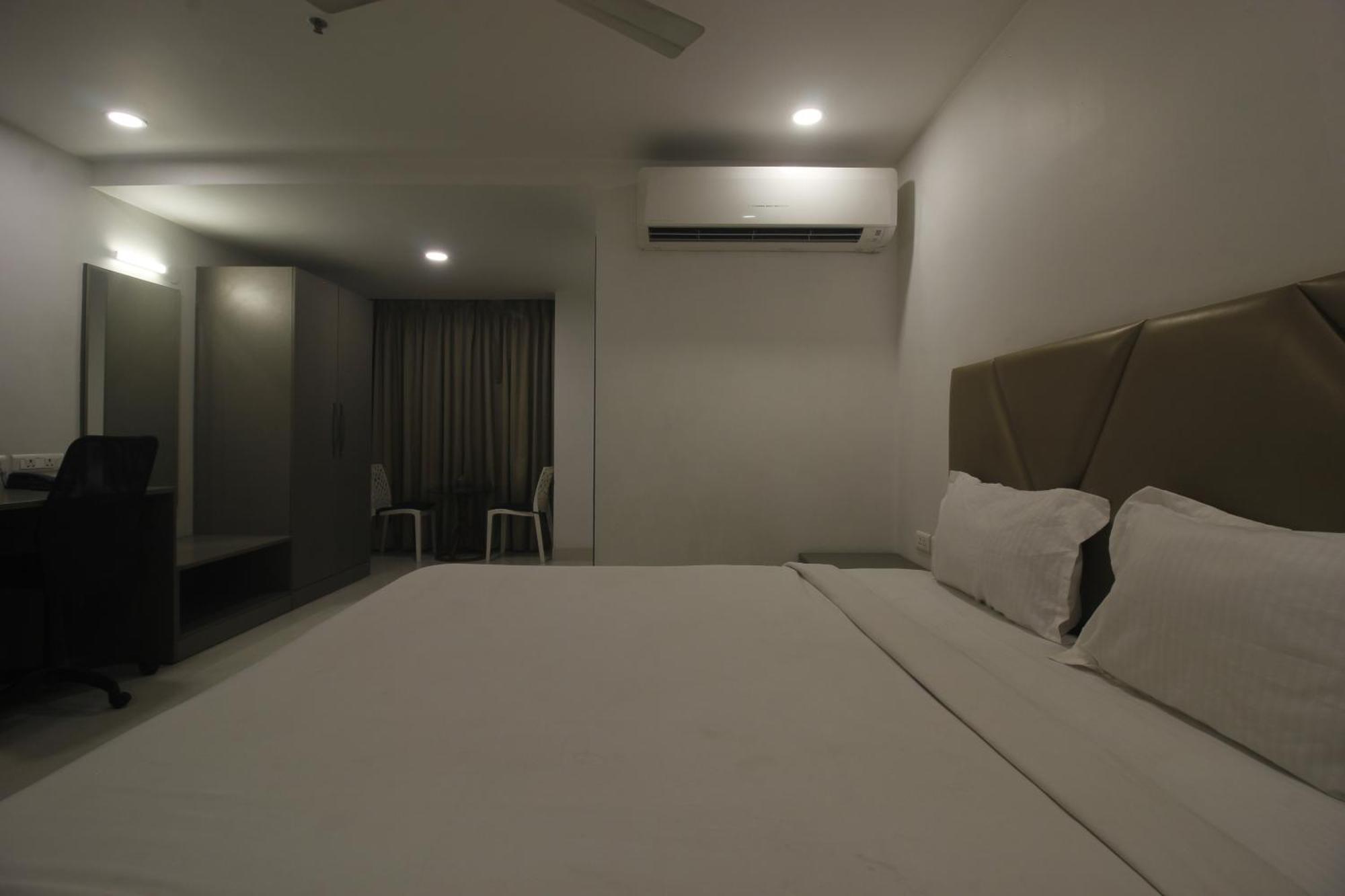 Hotel Ssr Grand 海得拉巴 外观 照片