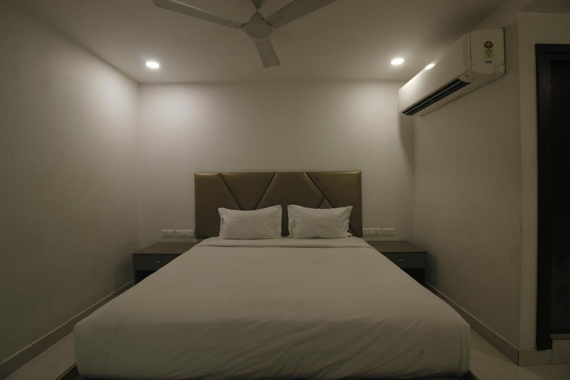 Hotel Ssr Grand 海得拉巴 外观 照片